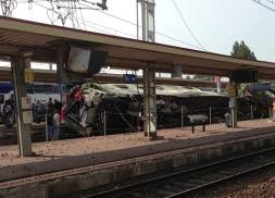 A France train derailed and crashed into platform in 2013